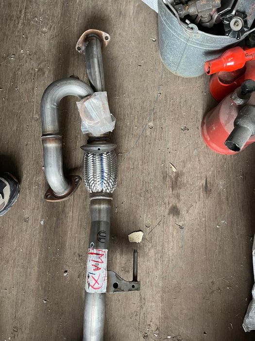 Камри 40 Америка Катализатор Новый в сборе с гофрой и штанами.