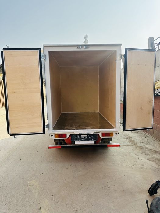 Labo avtomabiliga tent furgon hizmati