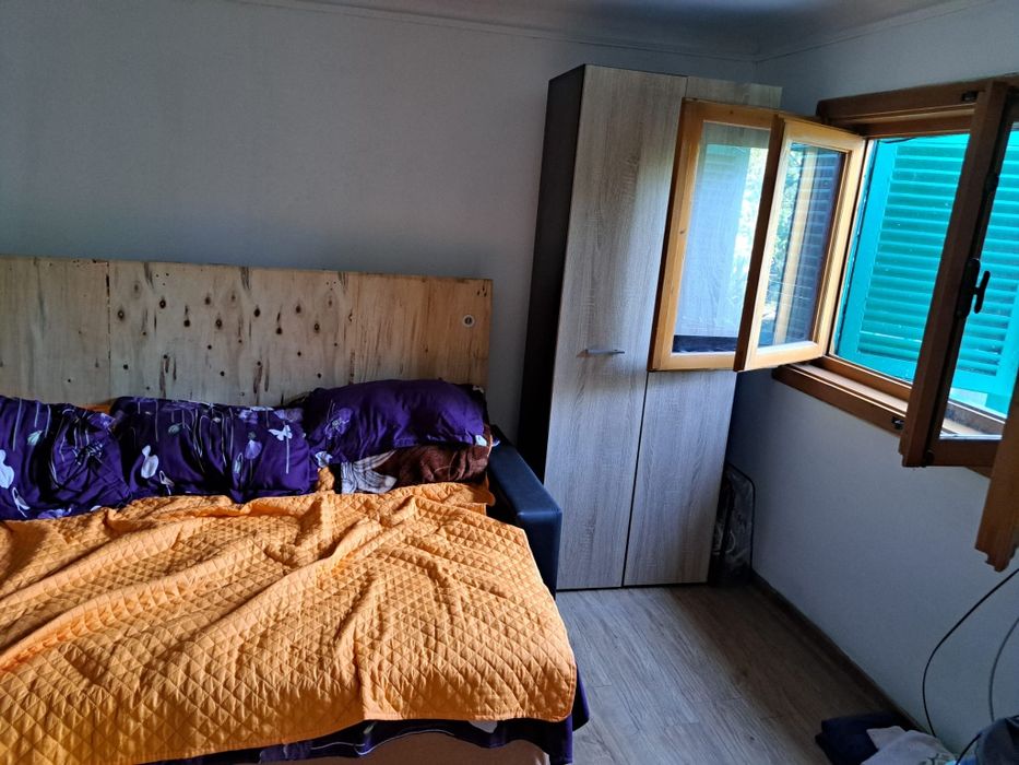 Teren cu casă de vânzare  în com Traian,  jud Braila , 103 mp, teren 1330 mp, apa și curent, baie în casa