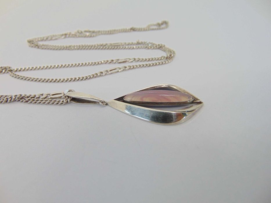 Lant lung si pandantiv modernist din argint cu agat semnat K&L