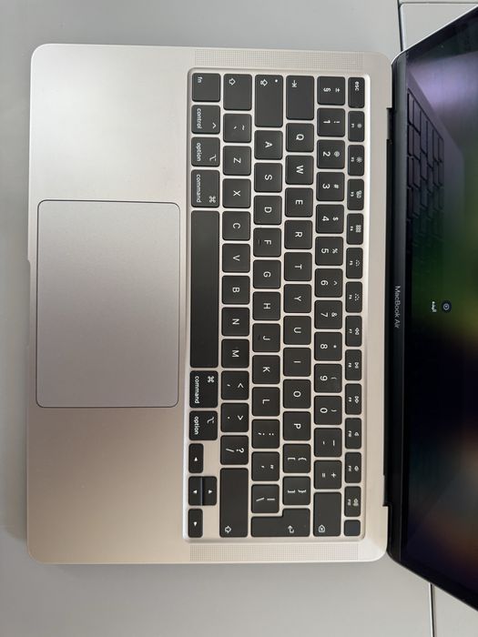Apple MacBook Air 13” 2020 A2179 | i3 | 8GB RAM | SSD 256GB | Retina | Baterie 91%