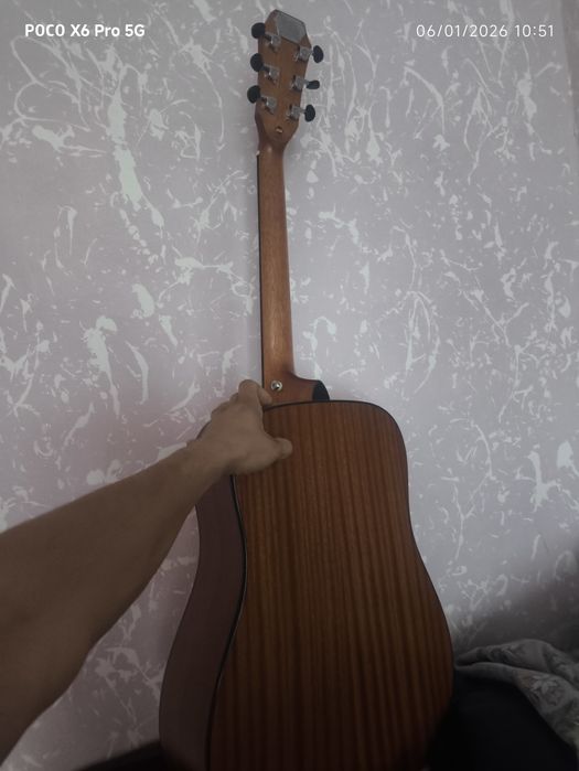Gitara Sotiladi Holati Zo'r