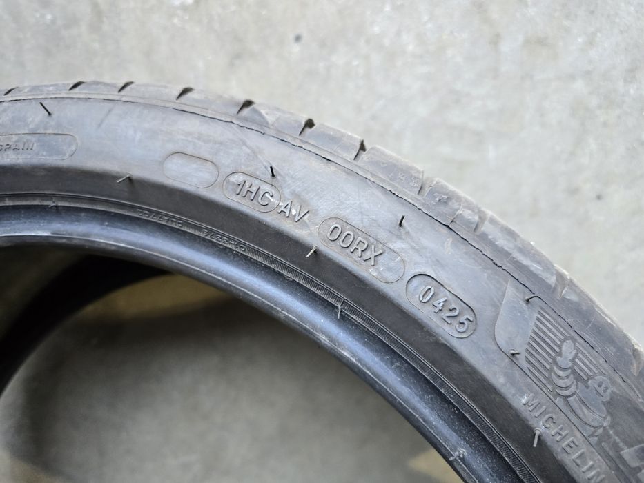 235/40/19 MICHELIN 2бр