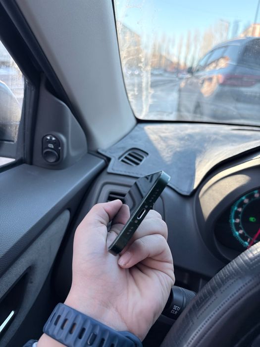 iPhone 13 срочно продаю