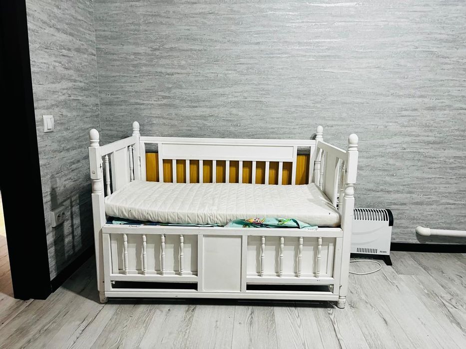 Кровать детская белая