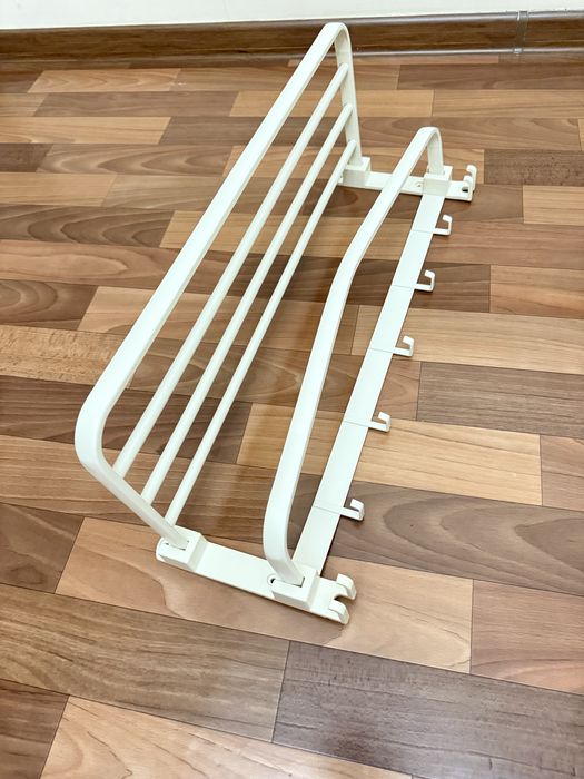 Навесная полка в ванную комнату металлическая