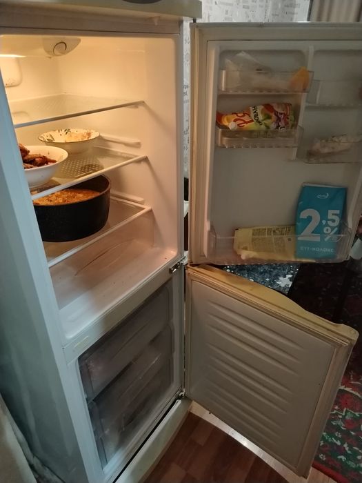 Продам рабочий холодильник