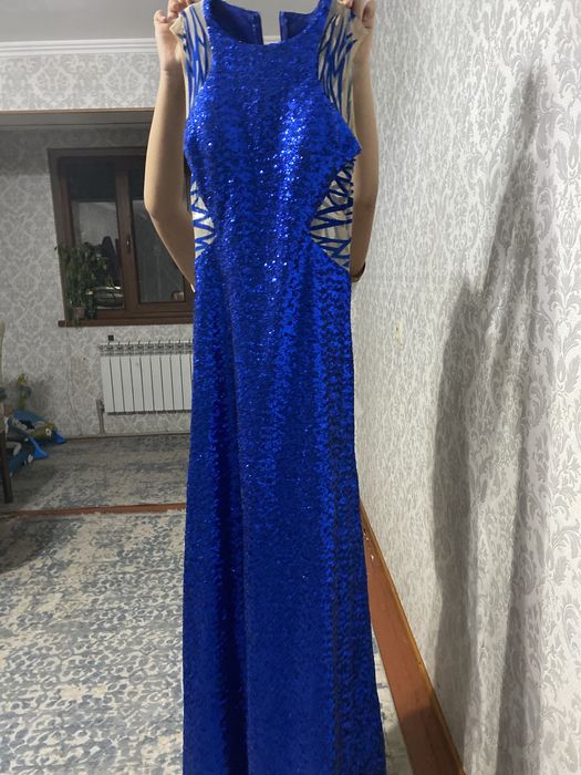 Красивое платье на новогодний вечер.