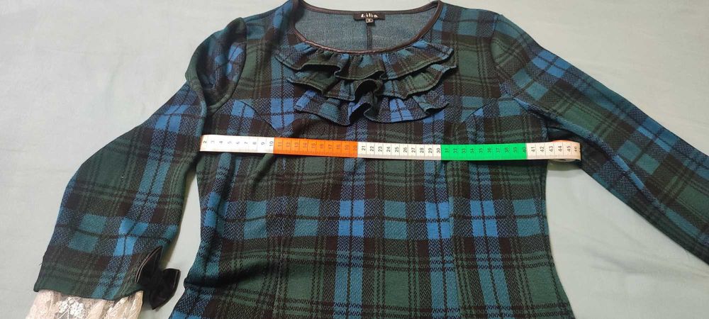 Красива елегантна блуза