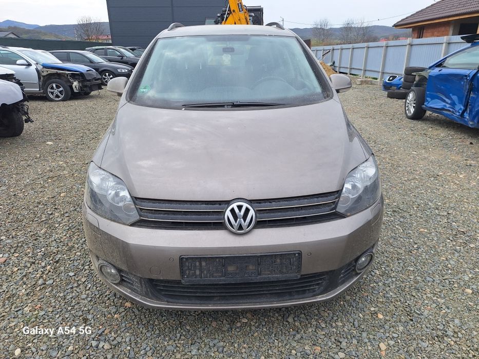 Dezmembrez VW Golf 6 Plus motor 1.2 CBZ sau 1.4 CAV cod culoare LC9X si LA8X