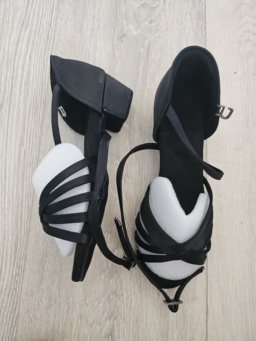 Детски обувки за танци