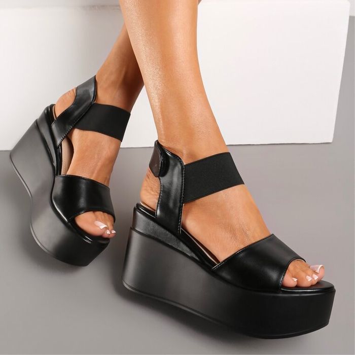 Дамски сандали на платформа