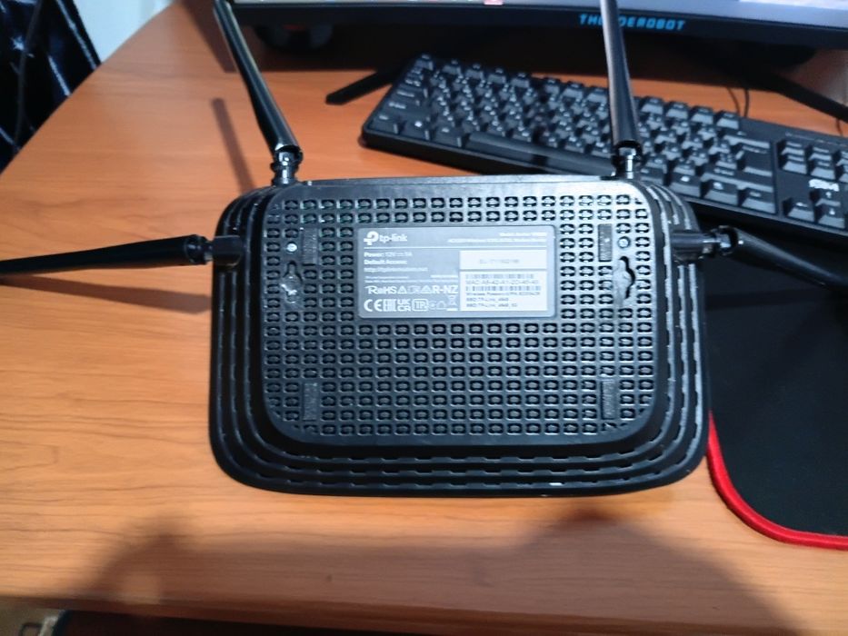 Продам Wifi роутер  tplink