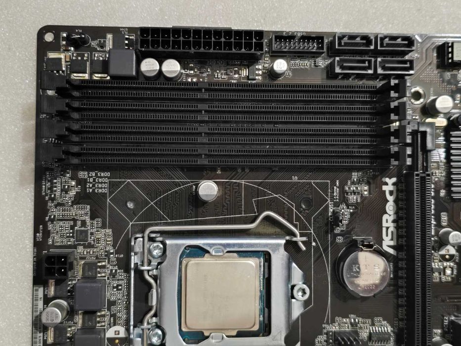 Placa de baza Asrock B85M PRO3, Socket 1150 + Intel I3 4160