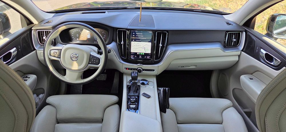 VOLVO XC 60 / 2020 / 122.526 KM