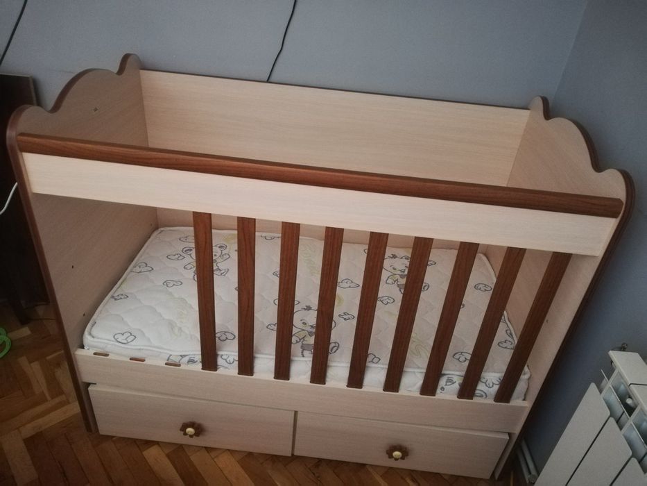 Детска кошара 2в1 с люлеещ механизъм/60