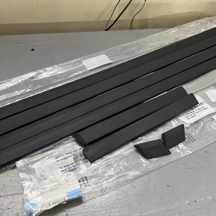 Новые ориг средние молдинги bmw e34 бмв е34