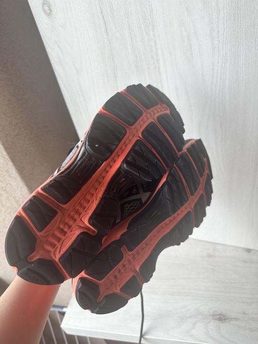 Asics Columbus  18