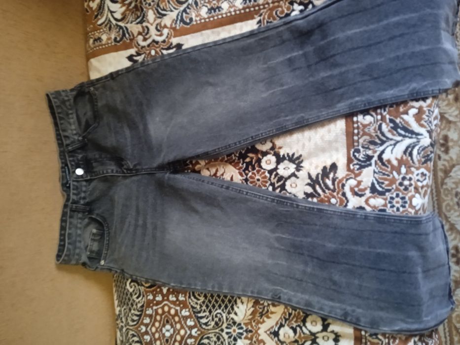 Продам джинсы мужские