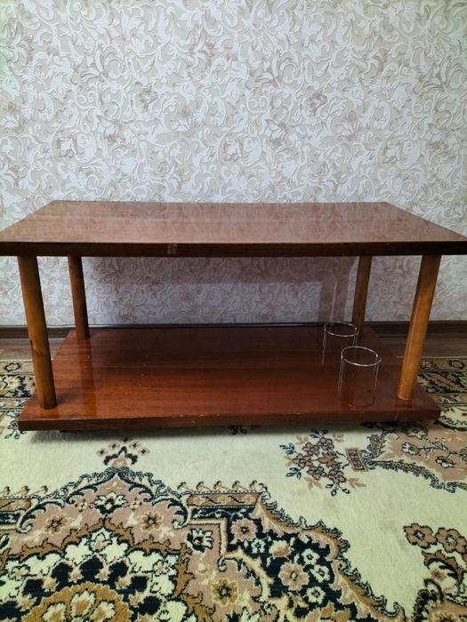 Журнальный столик