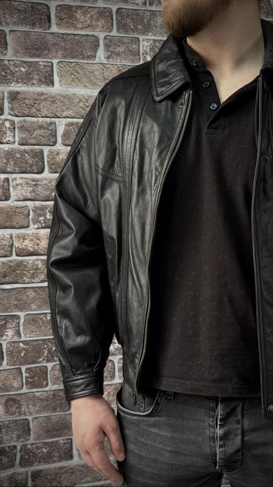 Винтажная кожаная куртка-бомбер