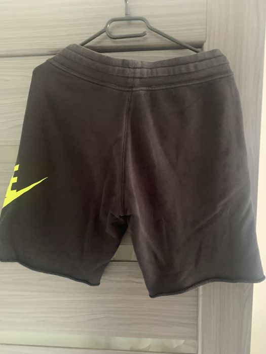 Nike scurti marimea S