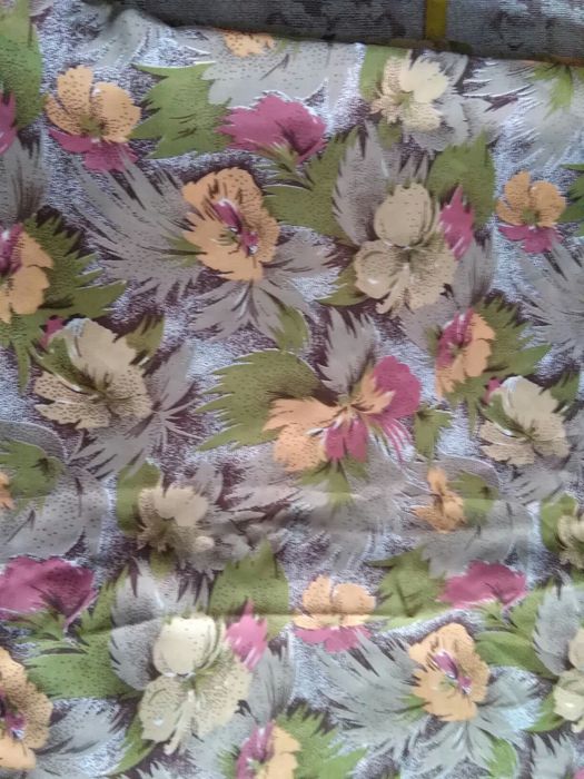 Material rochii matase