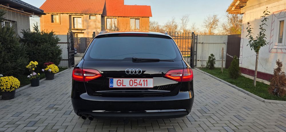 Audi A4 B 8.5 din  2012, motor 2.0 diesel, 136CP, numere rosii