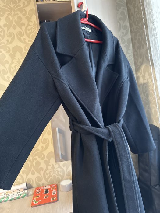 Женское черное пальто