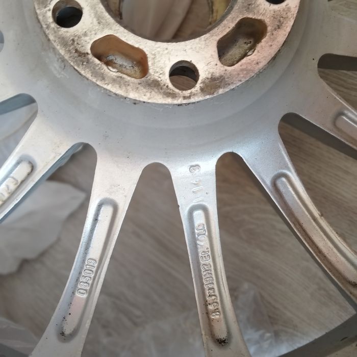 Алуминиеви джанти 19 цола осем и половина инча широки подходящи за Toyota Mazda Honda джип Cherokee и други пет по 100 и 14.3 междуболтово пространств