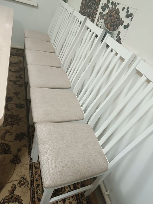 Подам стол обеденный