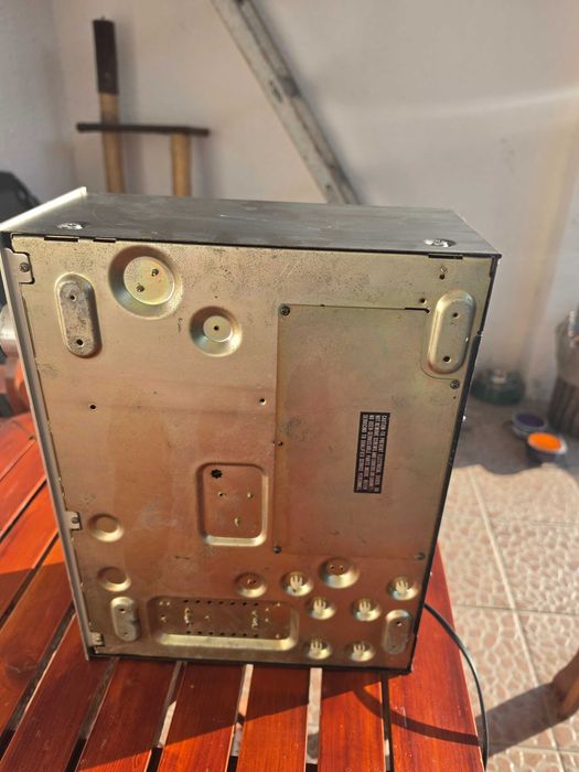 Vând tuner radio stereo JVC JT-V11, model vintage, fabricat în Japonia.