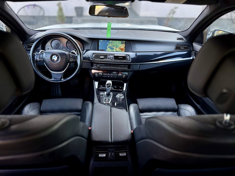 **VANDUT**BMW 520D F10 184hp Automat  / Navigatie mare / Import