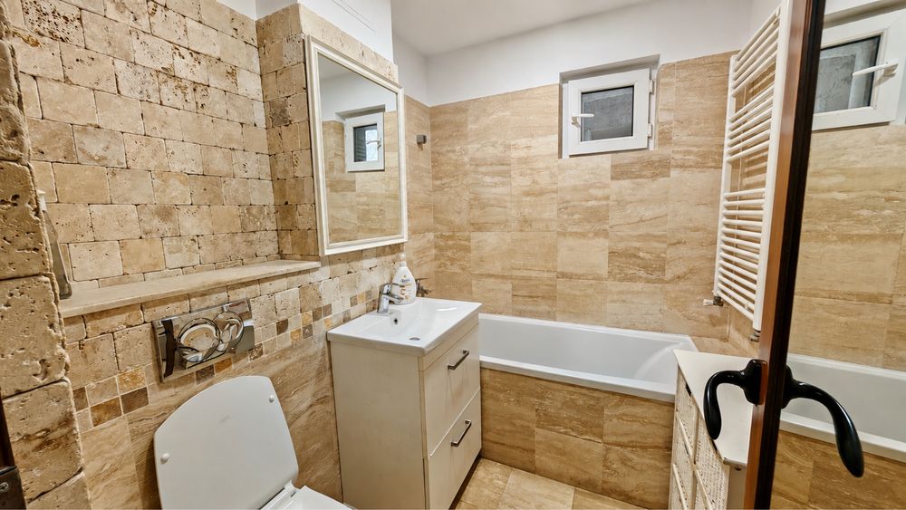 Inchiriez apartament 2 camere Micro18