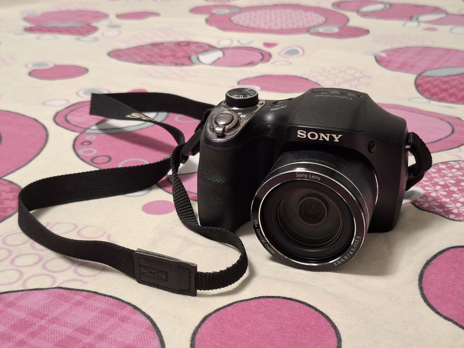 Aparat foto Sony DSC H-300 + kit cadou