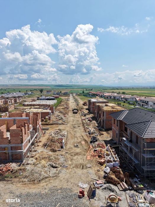 Casa Duplex cu pereti dublii, teren 300 mp - gard executat + Parcari