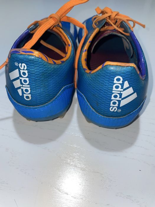 Adidas F30Adizero – model iconic, purtat și de Lionel Messi