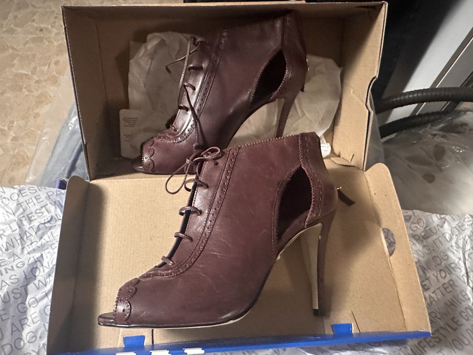 Botine italienestide vara din piele cu fermoar la spate