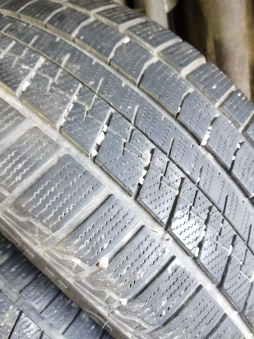 Шины 215/55/17 липучка пара