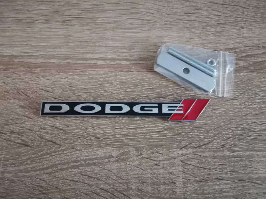 черна емблема за решетка Додж Dodge