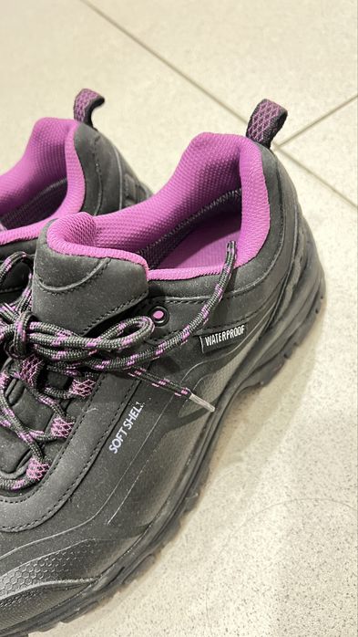 2 пары. Ботинки на 39 и 40 размер