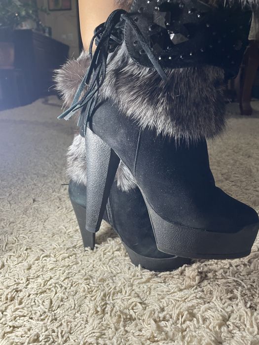 Продам женские сапоги