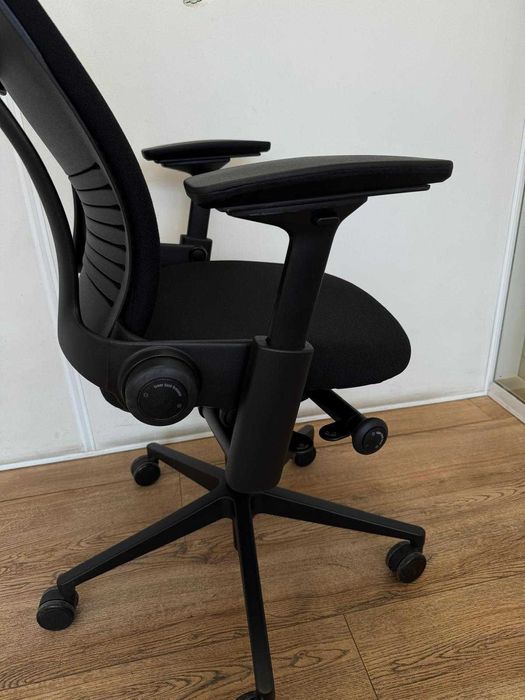 Refurbished Steelcase Leap V2 Actionmodel