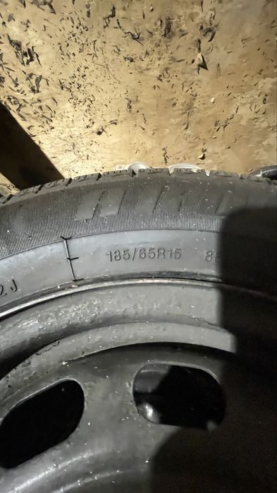 Продам шины с дисками 15 размер
