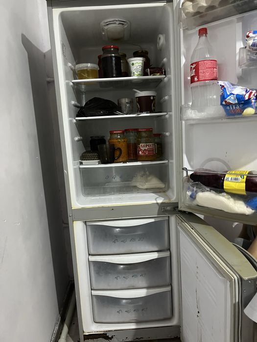 Холодильник сатылады срочна