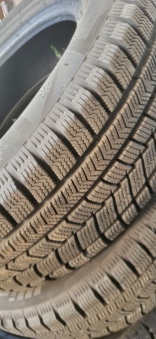 Автошины зимние отличные
