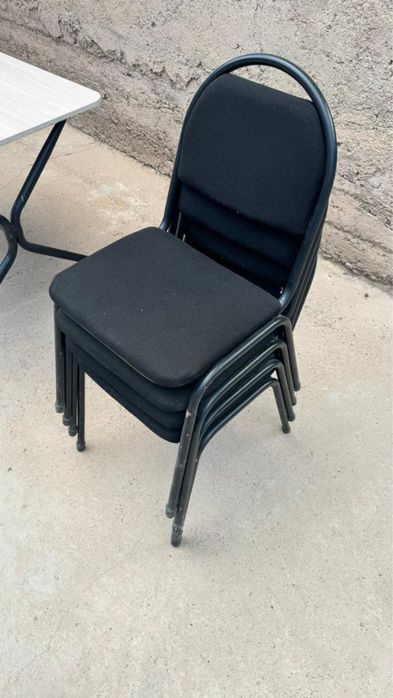 Продам черные стулья офисные и т.д