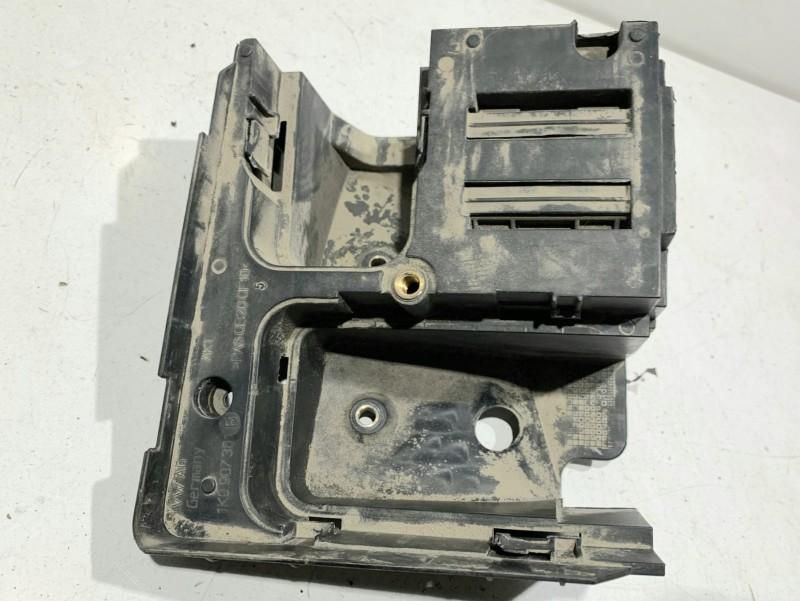 Suport panou / tablou sigurante Volkswagen Passat CC 1K0907361B