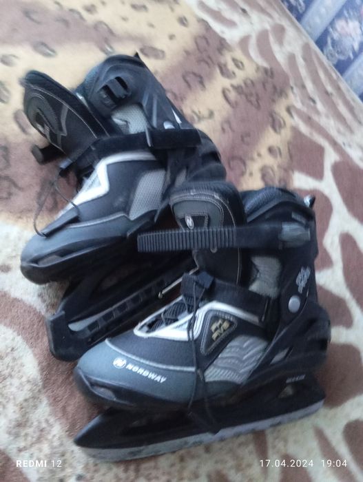 Продам коньки новые