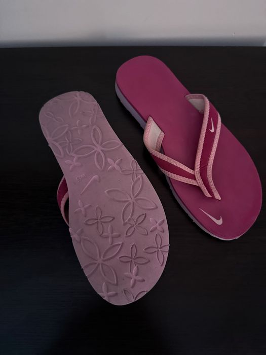 Чехли Nike в розов цвят